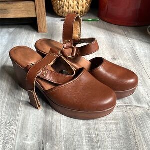 b.o.c. Brown Leather Mules with Platform Sole